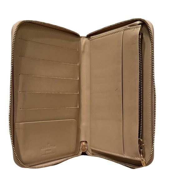 LOUIS VUITTON Vernis Zip Around Wallet - Picture 10 of 12